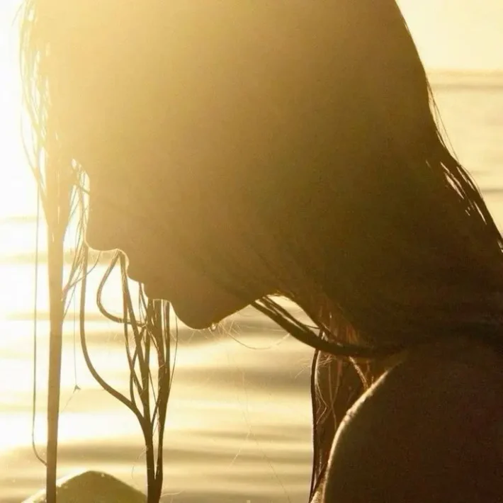 Hair Detox for Post-Vacation Hair Reset: Detox Shampoo & Exfoliating Scalp Treatments That Work